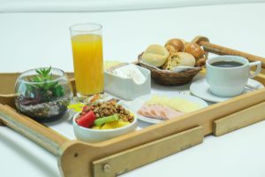 DESAYUNO EN BANDEJA
