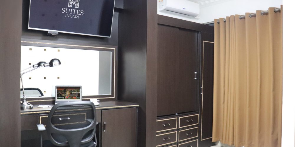 IMG_3706 FINAL ED CON LOGOS-01